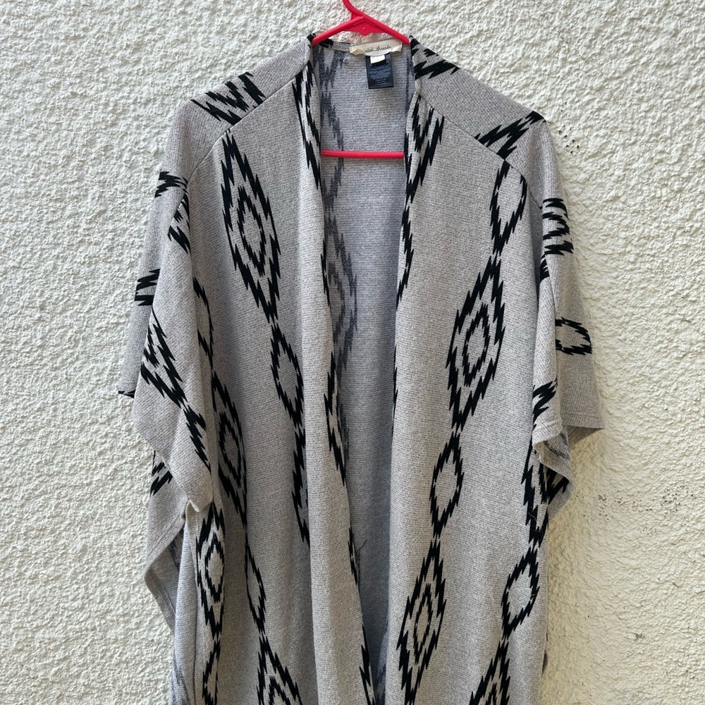 Painted Threads ( Anthropologie) Gray and Black Geometric Poncho Sweater